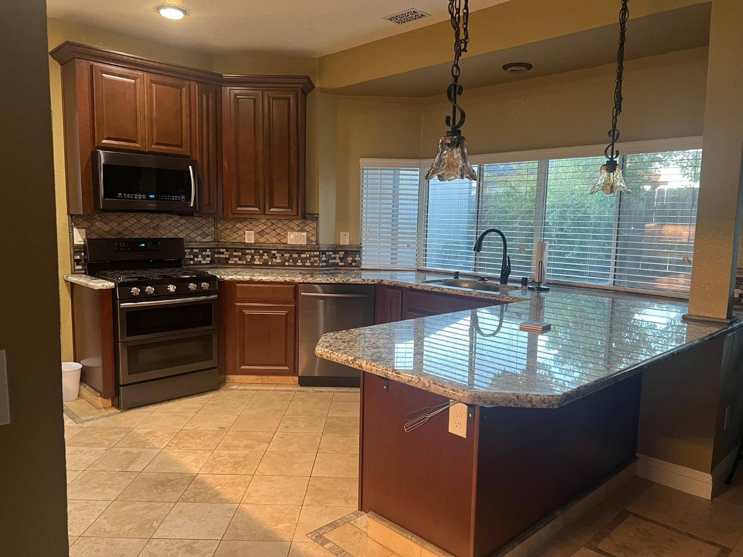 Galt, CA 95632,873 Golden Heights DR