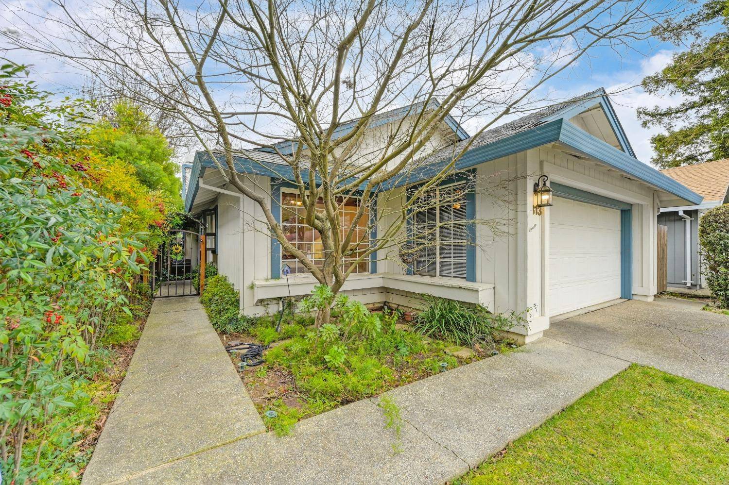 Woodland, CA 95695,813 W West Lincoln AVE