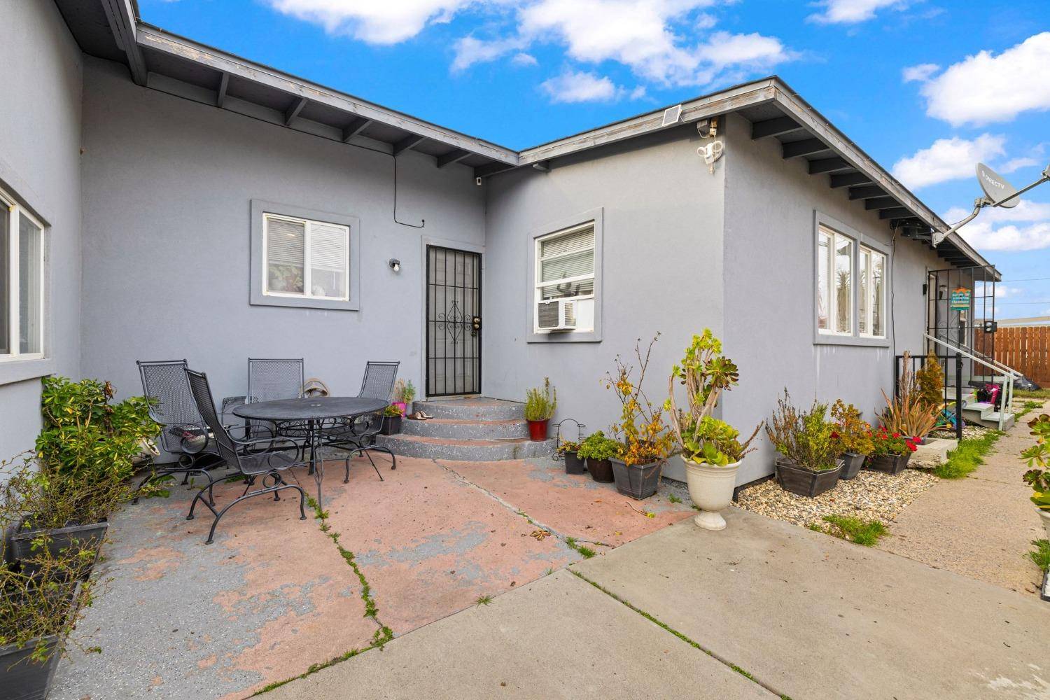 Sacramento, CA 95838,121 Tinker WAY
