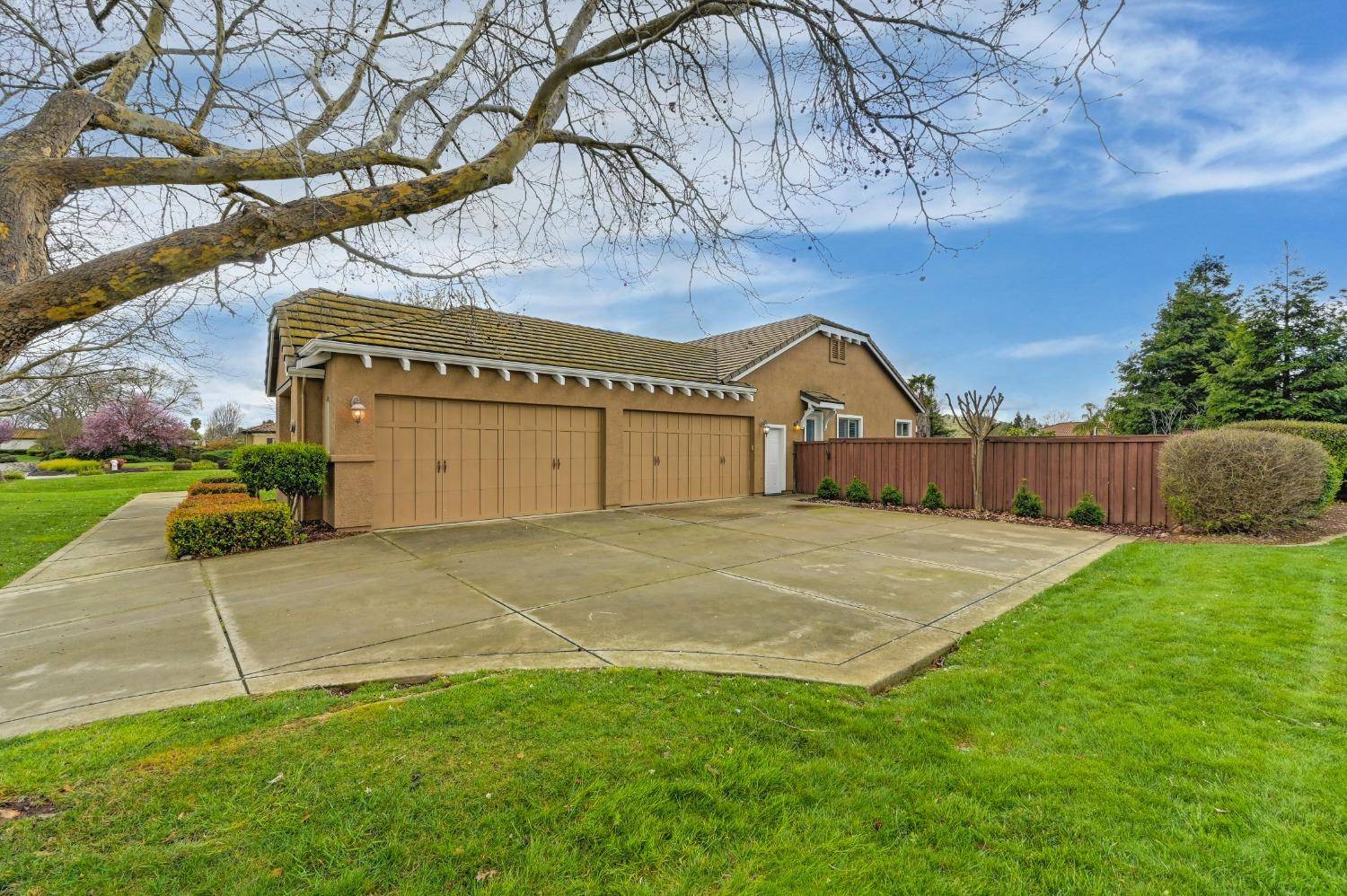 Elk Grove, CA 95624,9266 Seabiscuit LN