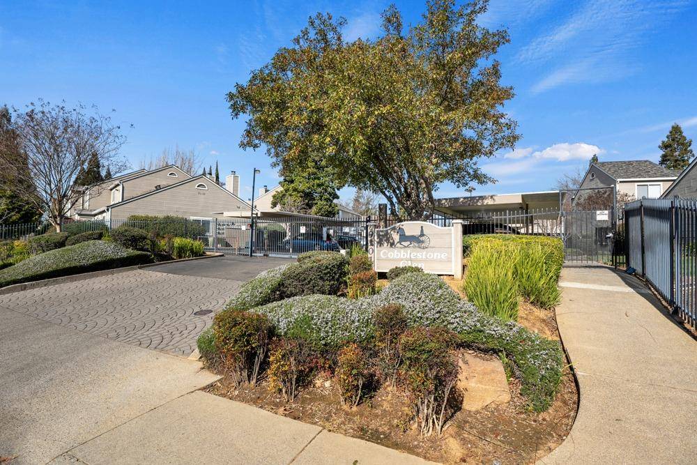 Sacramento, CA 95826,9101 Newhall DR #63