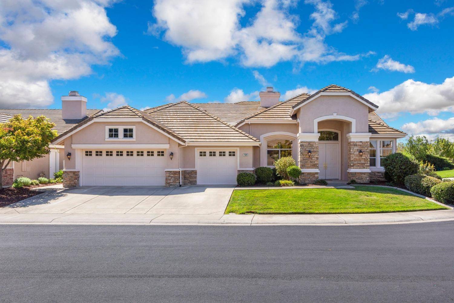 Roseville, CA 95747,7329 Acorn Glen LOOP