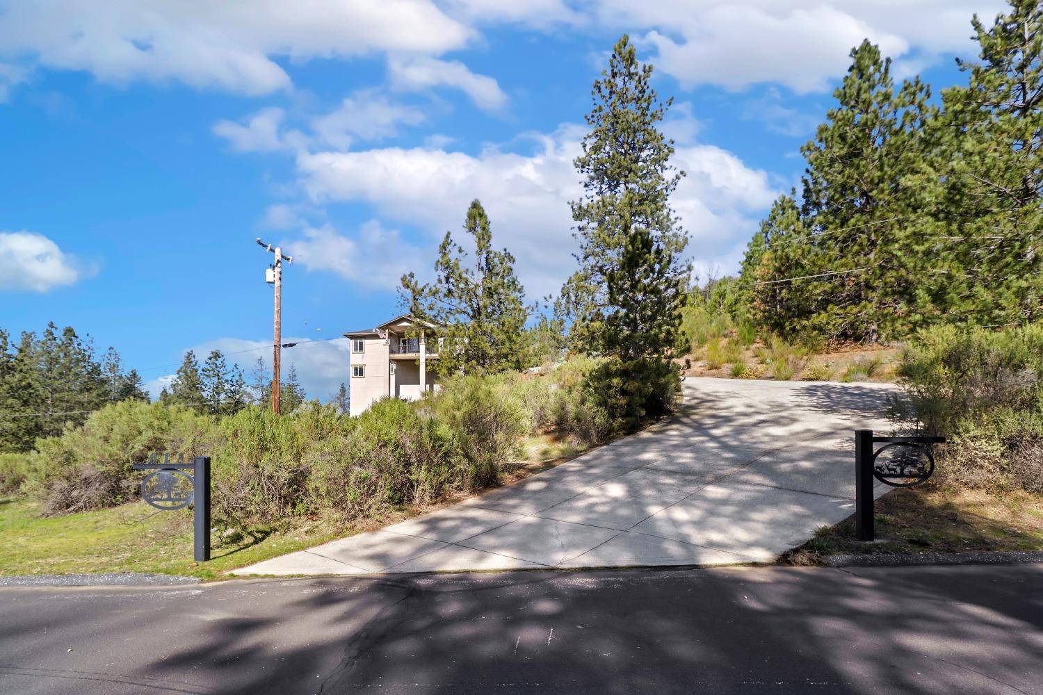 Colfax, CA 95713,915 Eden Valley RD