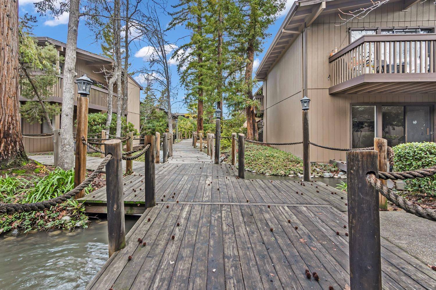 Sacramento, CA 95825,911 Fulton AVE #417