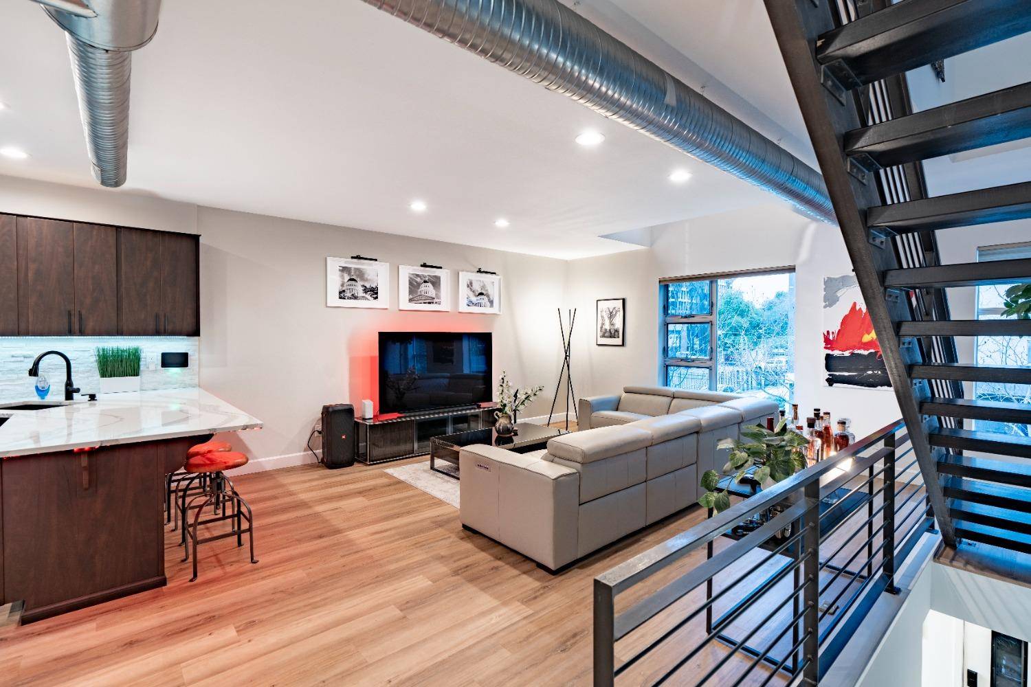 Sacramento, CA 95811,1716 W Socap WALK
