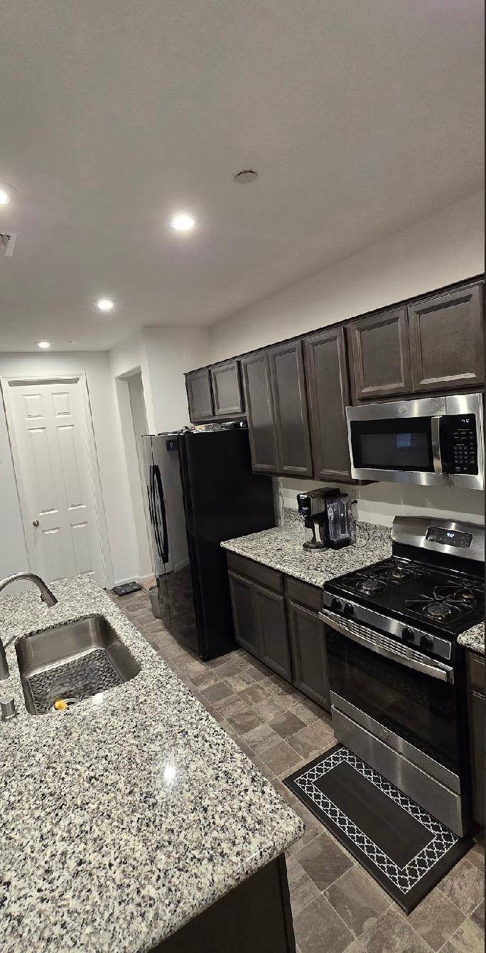 Lathrop, CA 95330,306 Panama ST