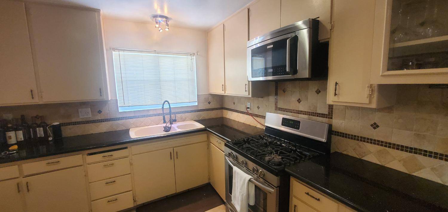 Manteca, CA 95336,1038 Poplar AVE