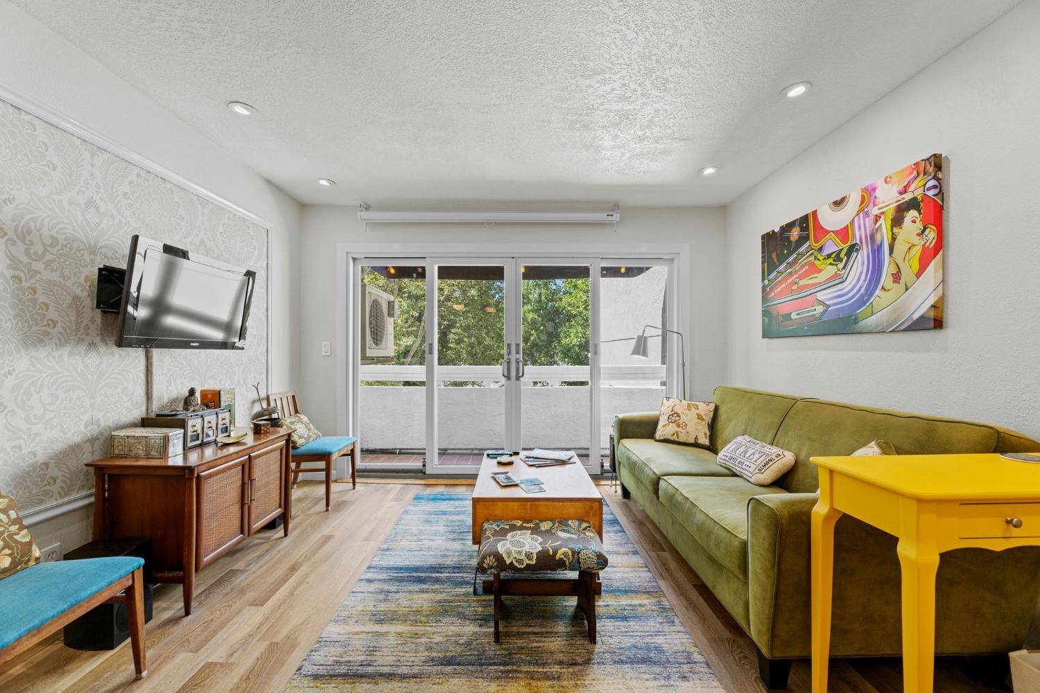 Sacramento, CA 95814,1008 P Street #3