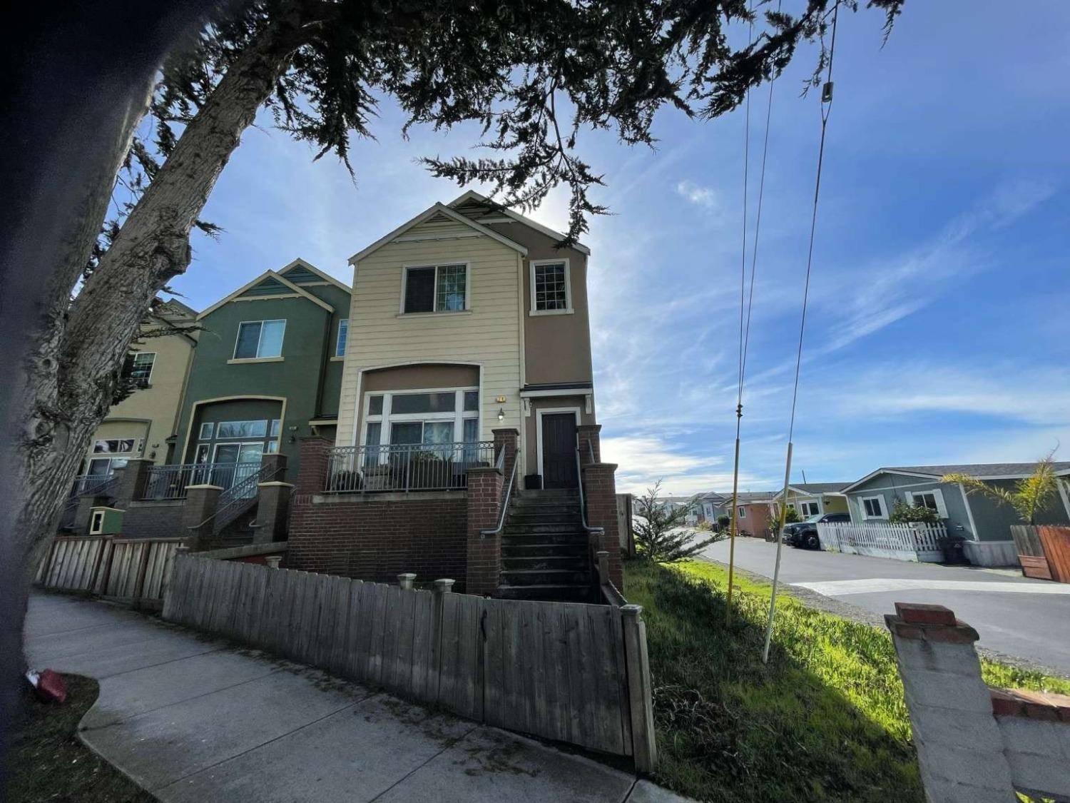 Marina, CA 93933,310 Carmel AVE