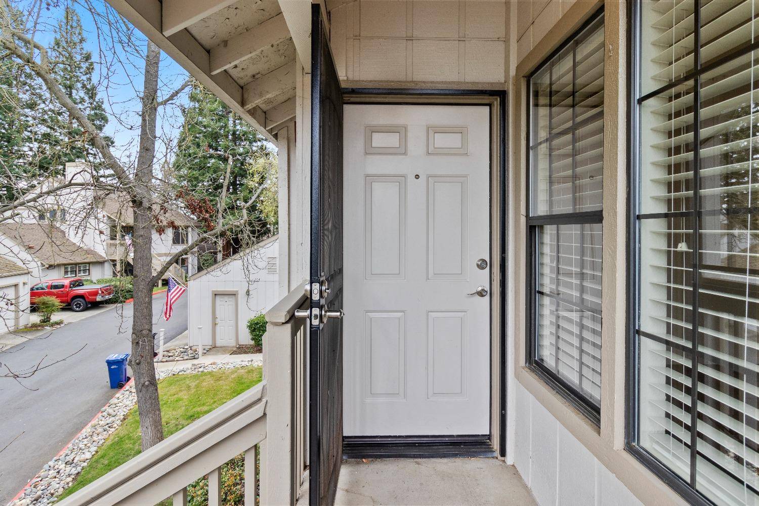 Carmichael, CA 95608,3900 Park Circle LN #B