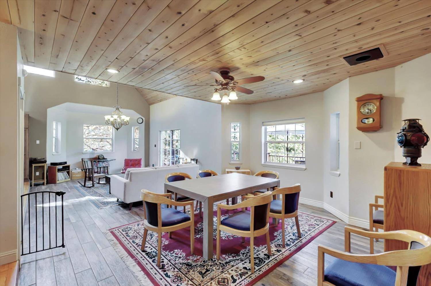 Grass Valley, CA 95945,21388 Round Tuit RD