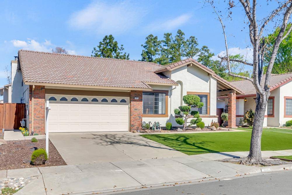 Pleasanton, CA 94588,3853 Fairlands DR