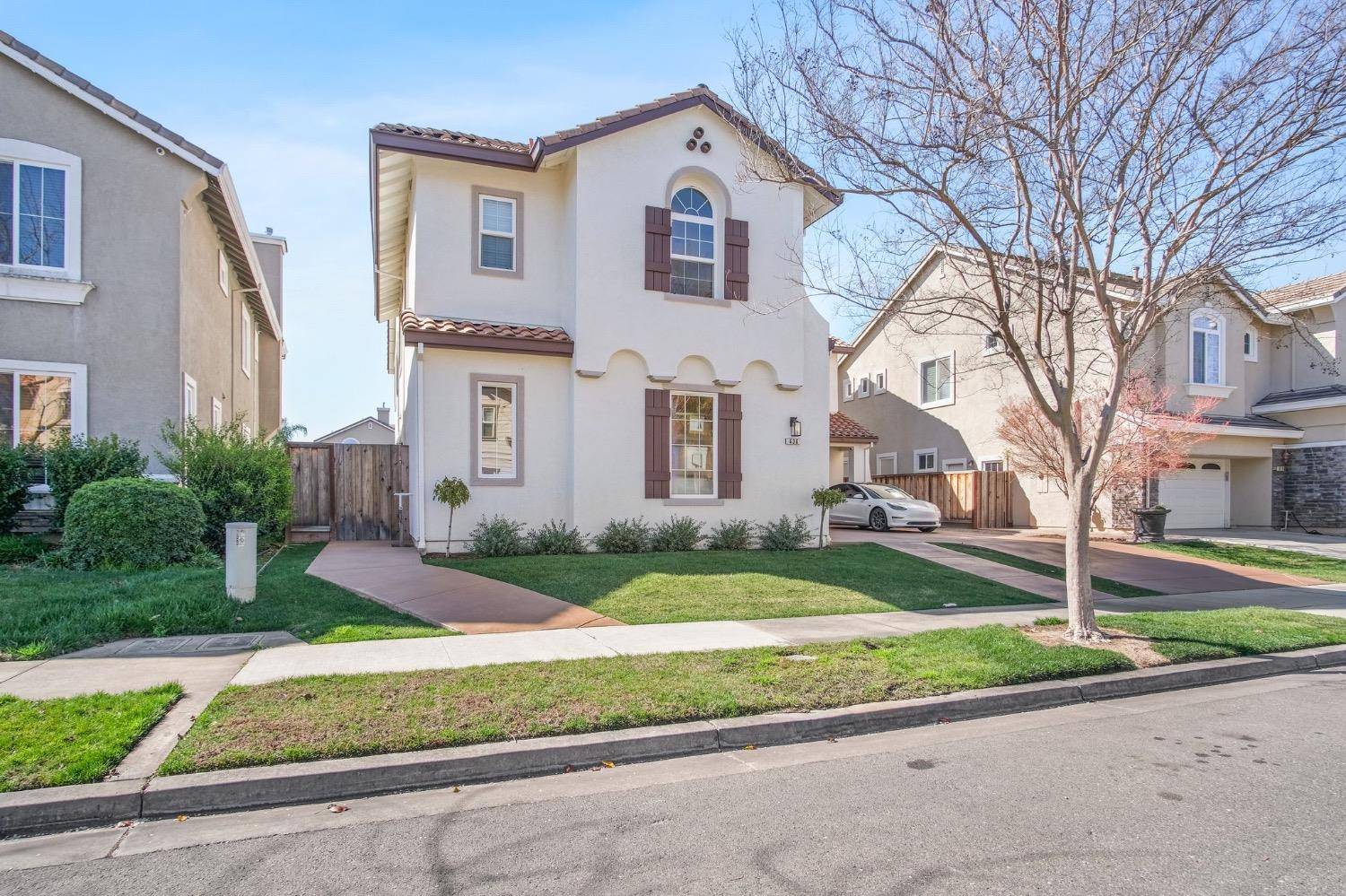 Oakdale, CA 95361,636 Stetson DR