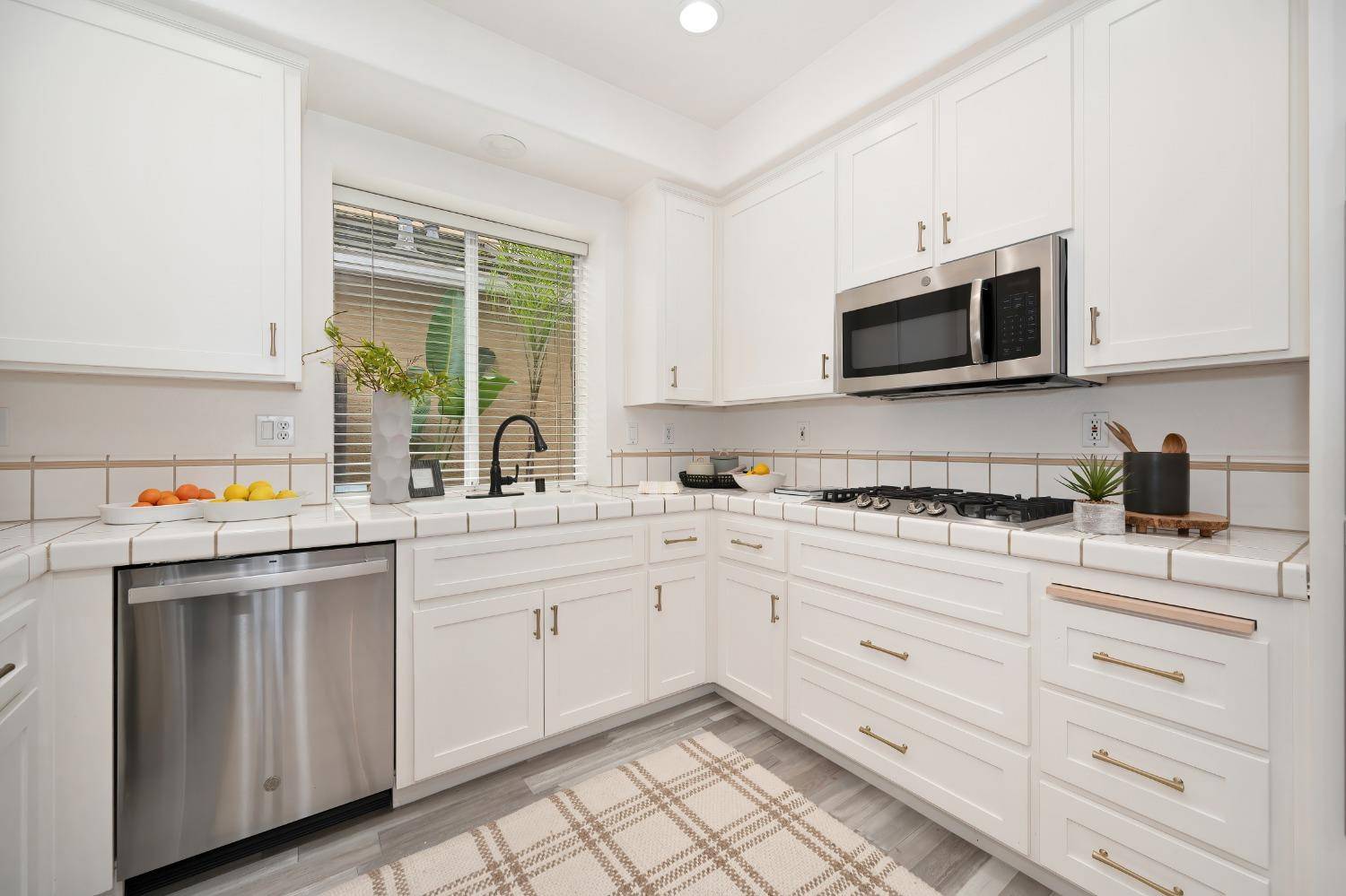 Carmichael, CA 95608,2300 Fallwater LN