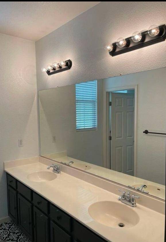Modesto, CA 95355,3904 Purple Finch Ln