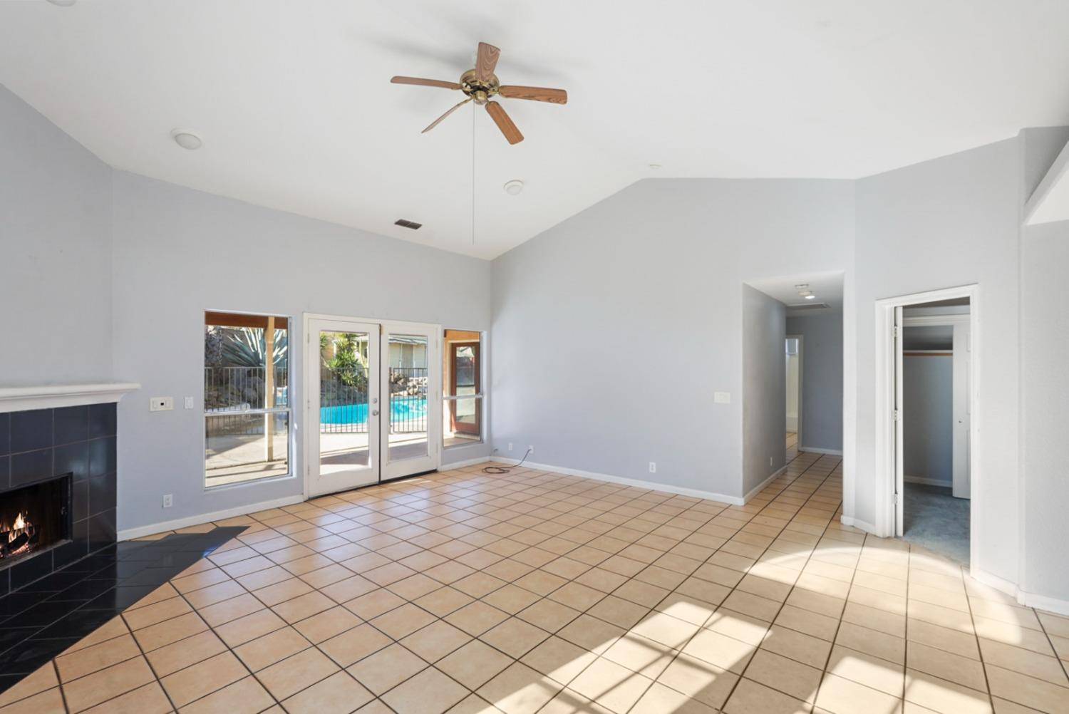 Modesto, CA 95351,1525 Feather River CT