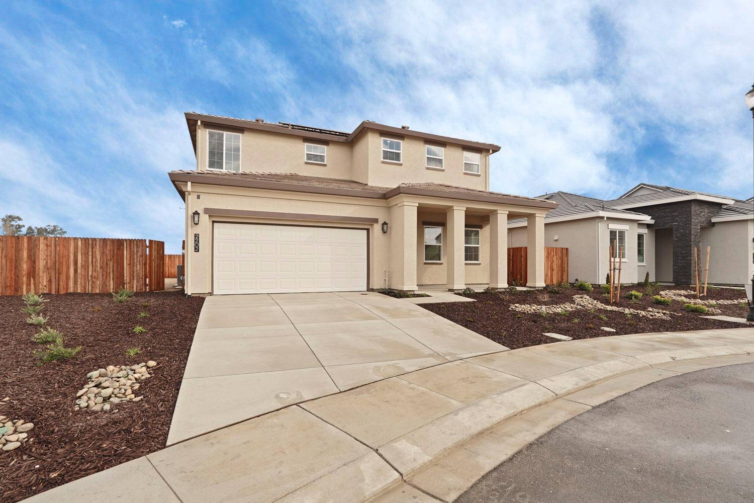 Manteca, CA 95337,2202 Paramount LN