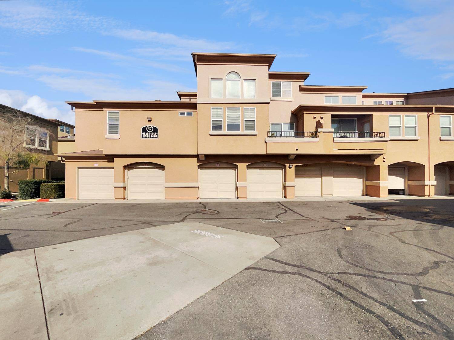 Sacramento, CA 95835,1900 Danbrook DR #1415