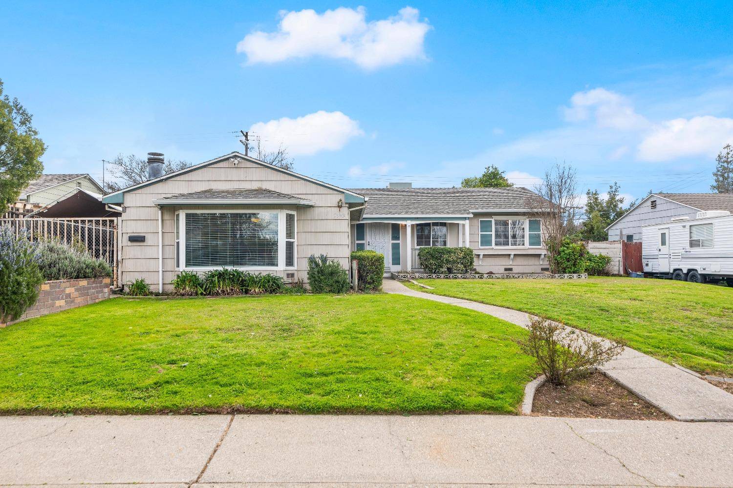 Carmichael, CA 95608,5942 Ashworth WAY