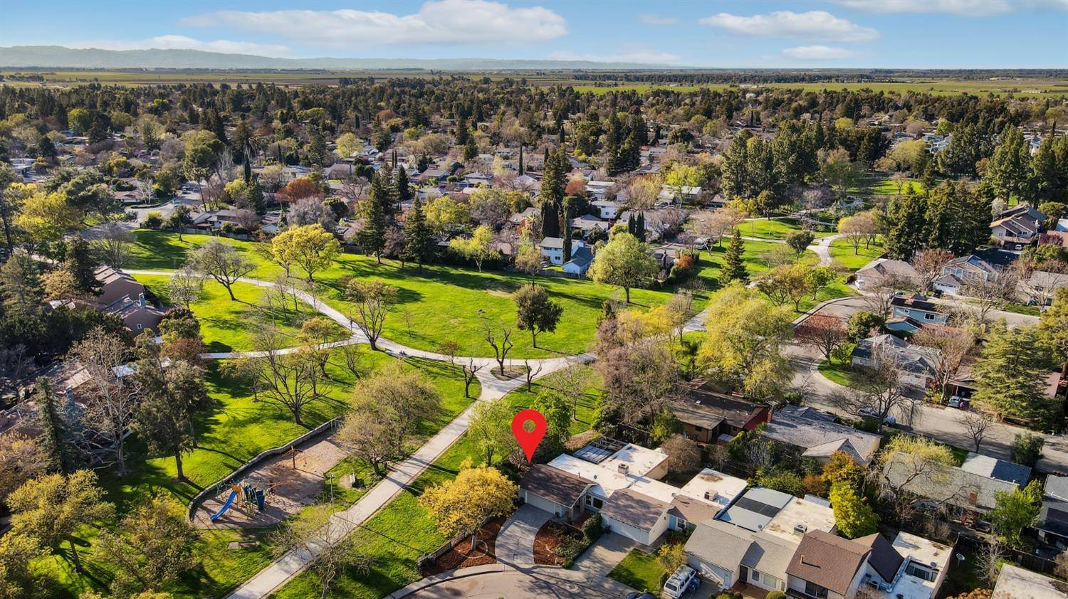 Davis, CA 95616,289 Baja AVE