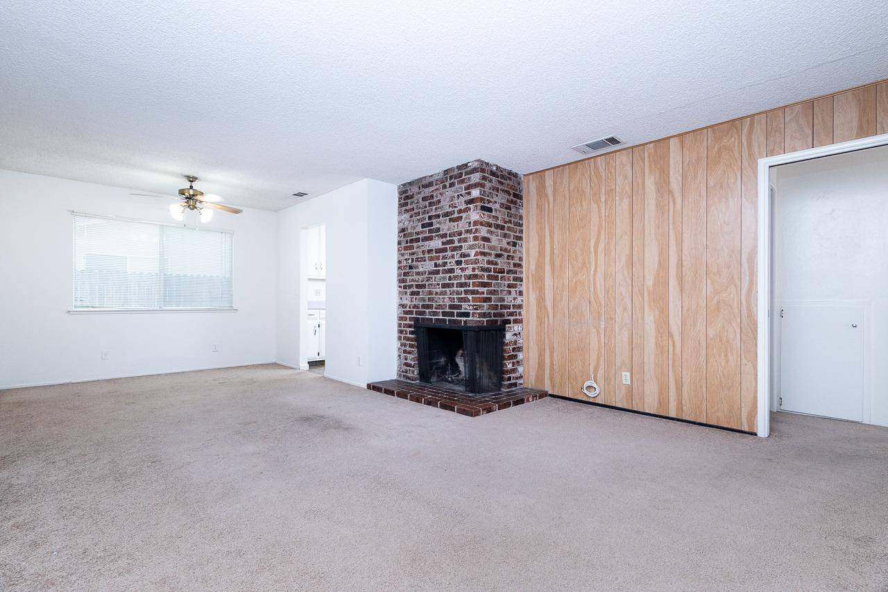 Orangevale, CA 95662,9039 Madison AVE