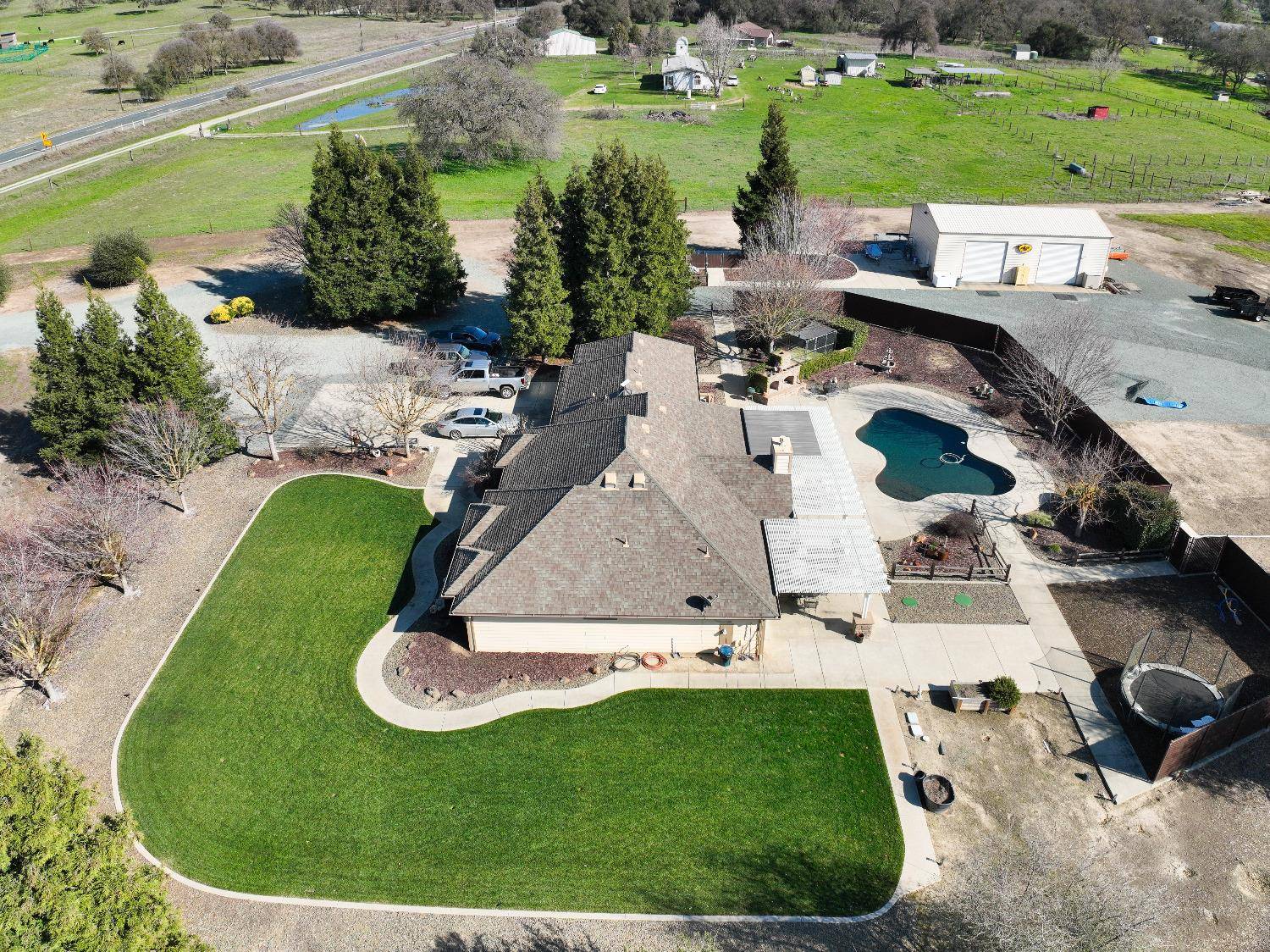 Wallace, CA 95254,240 Creekview LN