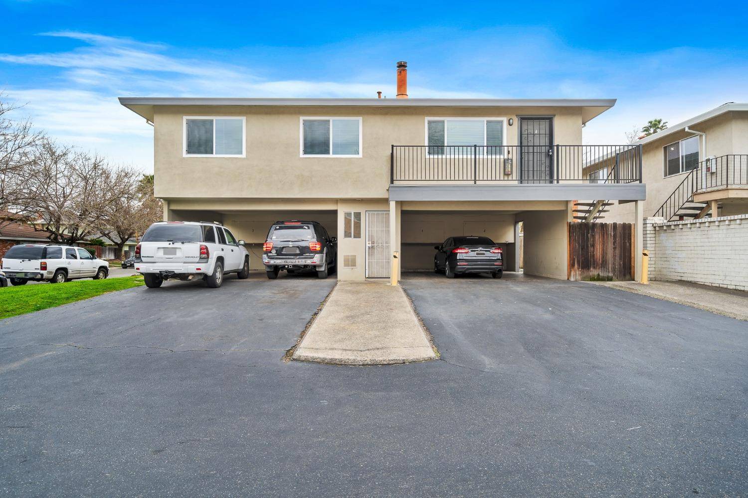 Sacramento, CA 95841,5755 Blachly WAY