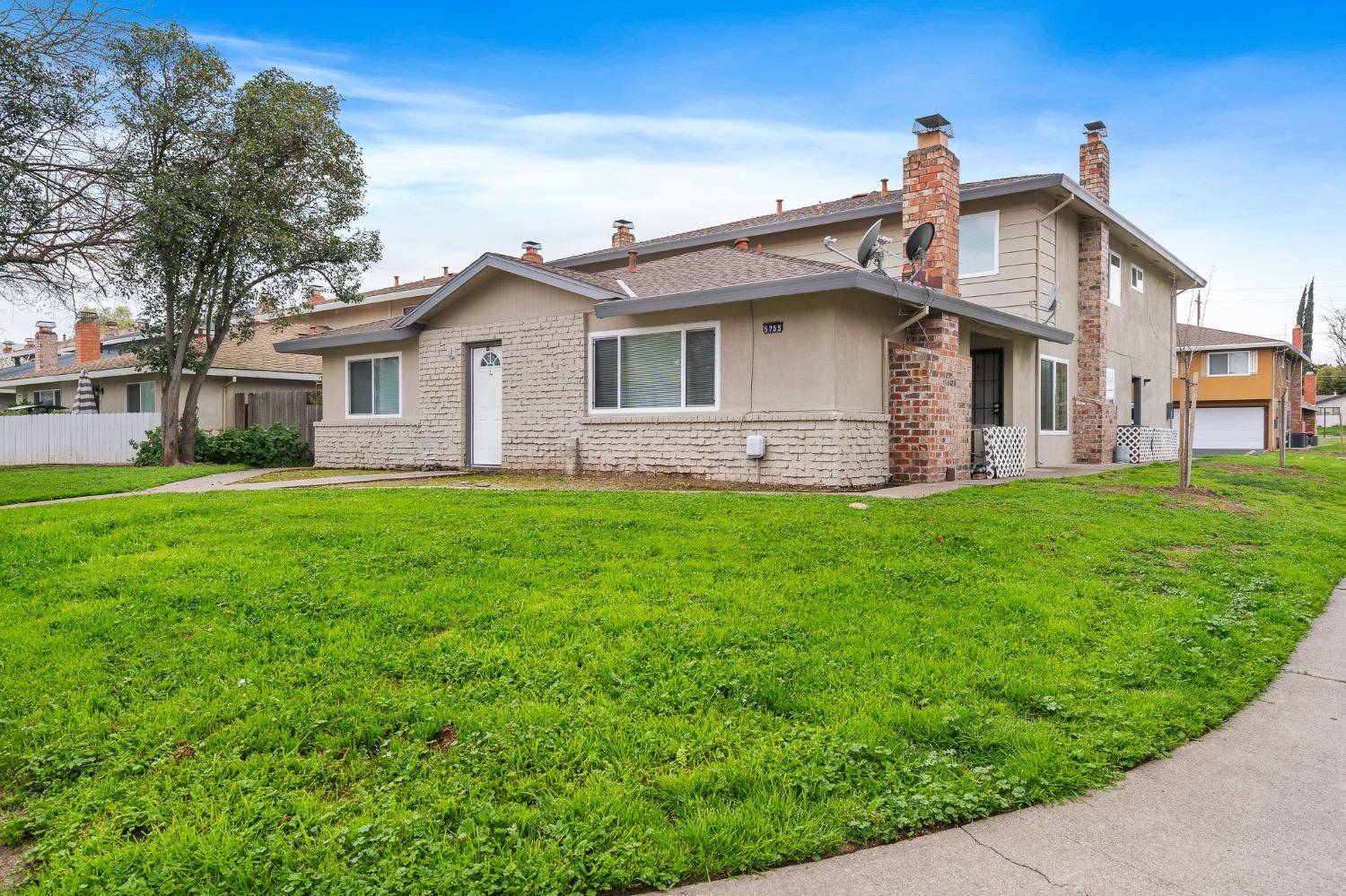 Sacramento, CA 95841,5755 Blachly WAY