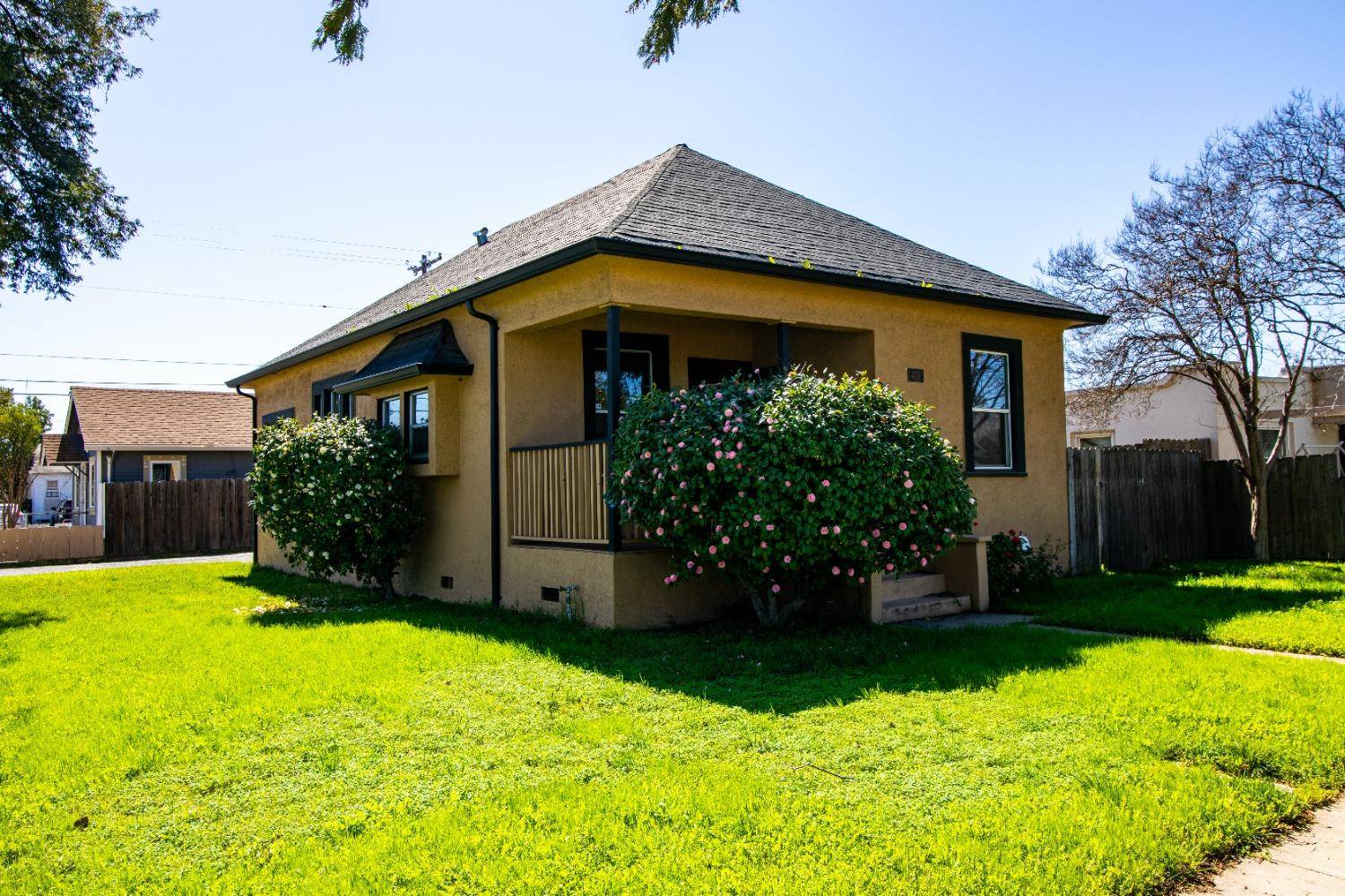 Lodi, CA 95240,436 E Walnut