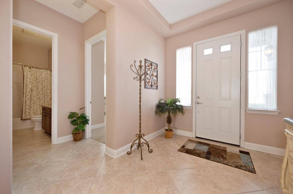 Roseville, CA 95747,2104 Benton LOOP