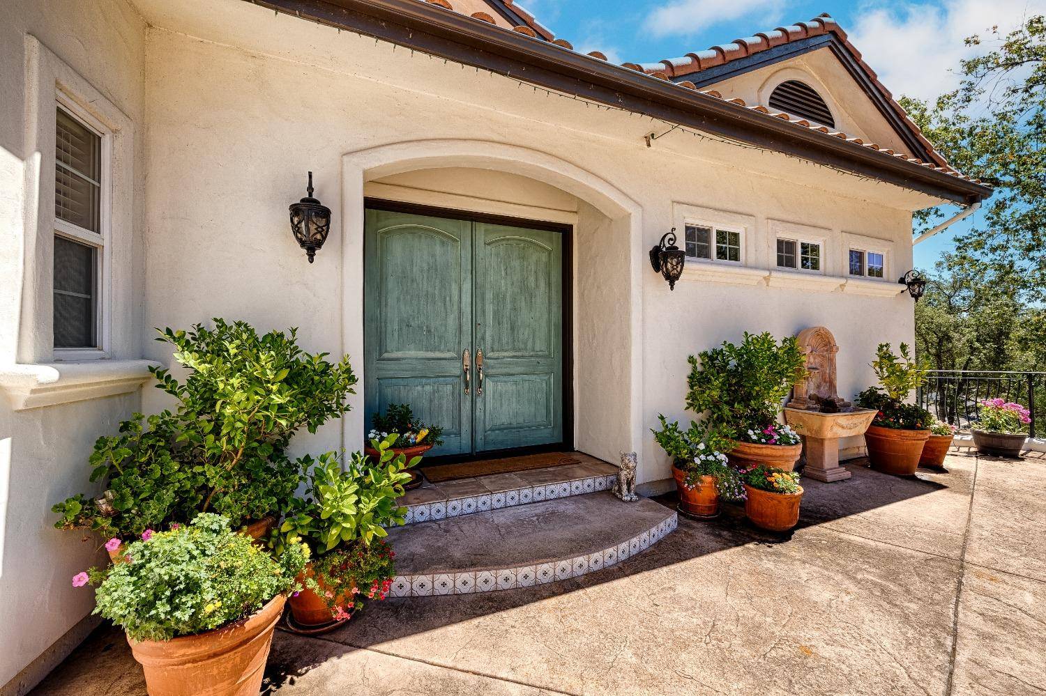 Auburn, CA 95602,23895 Lakeview CT