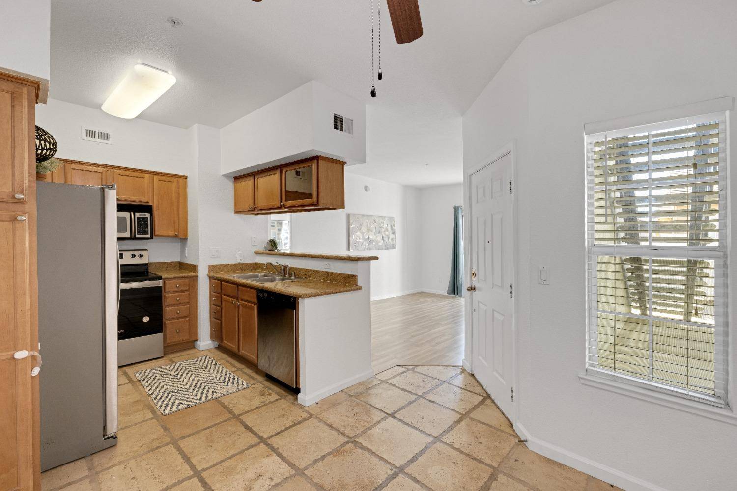 Folsom, CA 95630,885 Halidon WAY #1316
