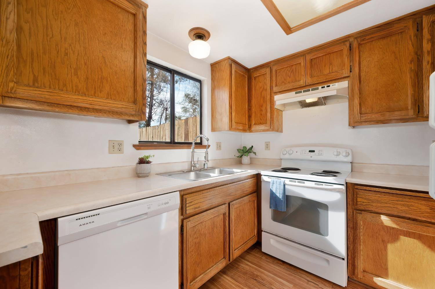 Diamond Springs, CA 95619,4291 Patterson DR #4