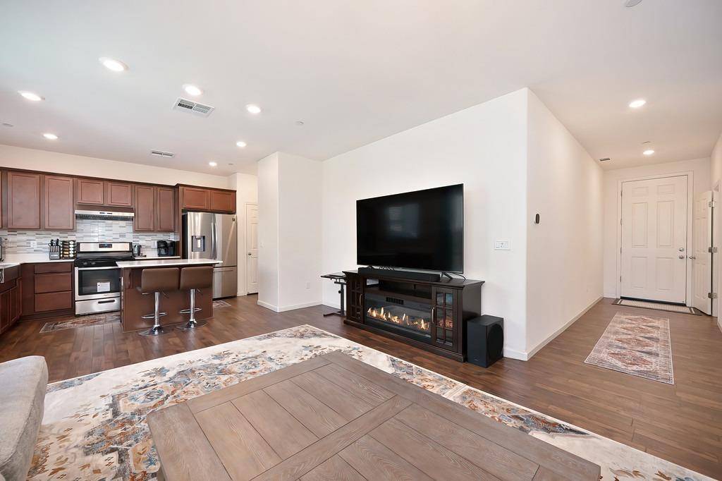 Elk Grove, CA 95758,8810 Ariston LN