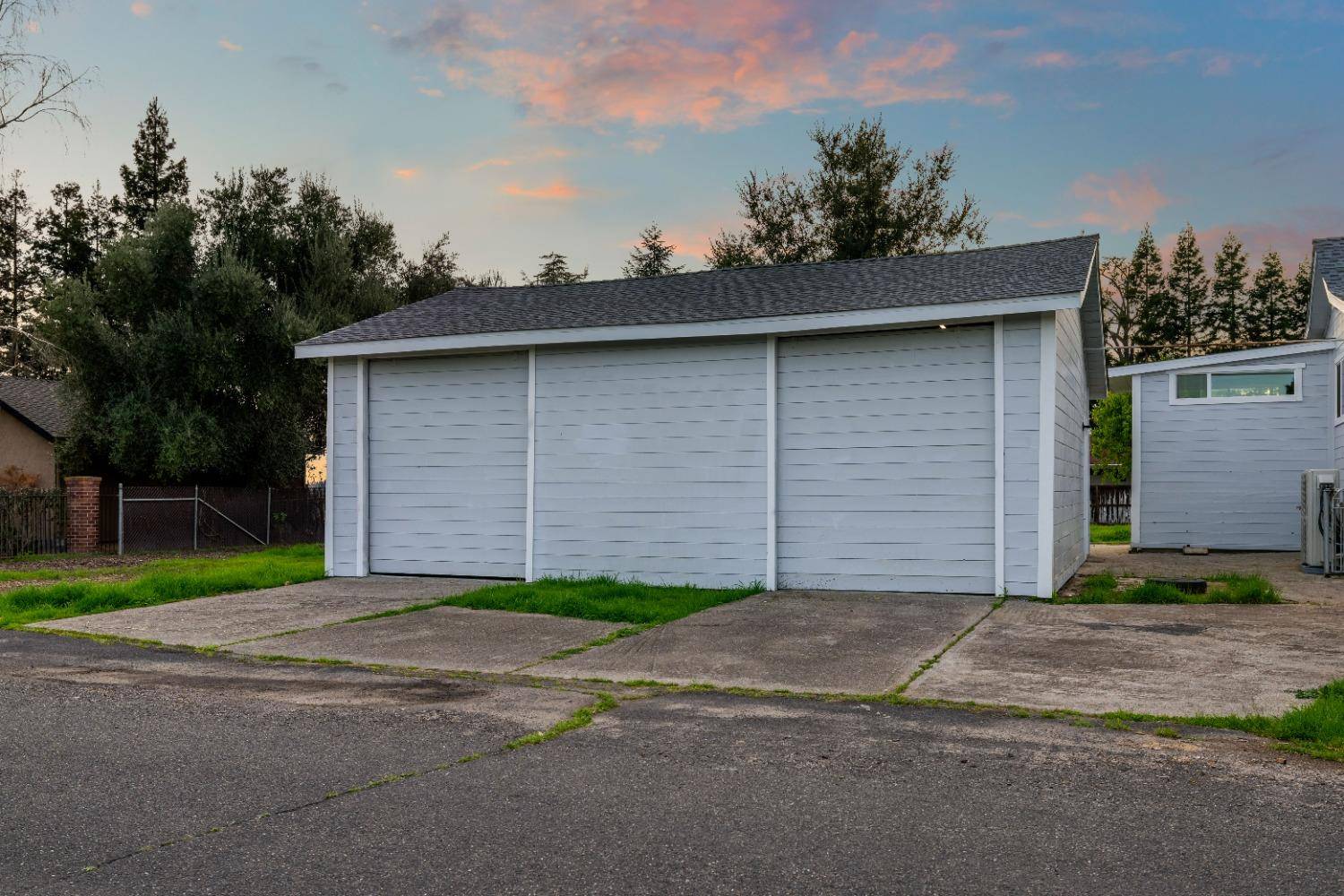 Acampo, CA 95220,2882 E Center ST