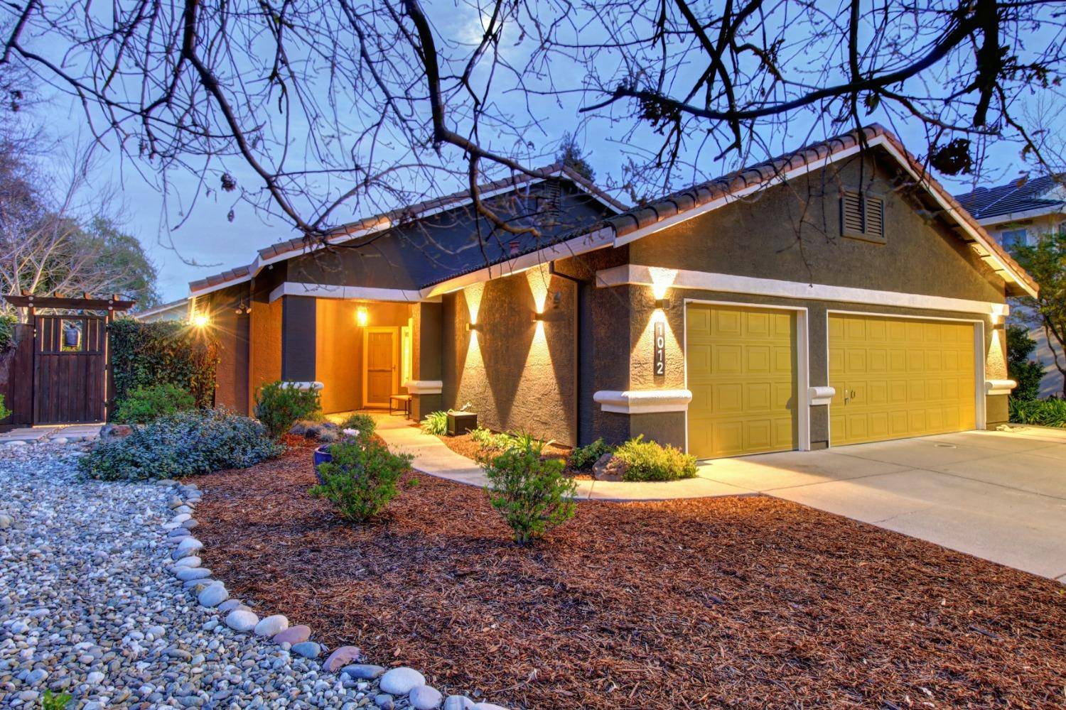 Davis, CA 95618,1012 Bendita CT