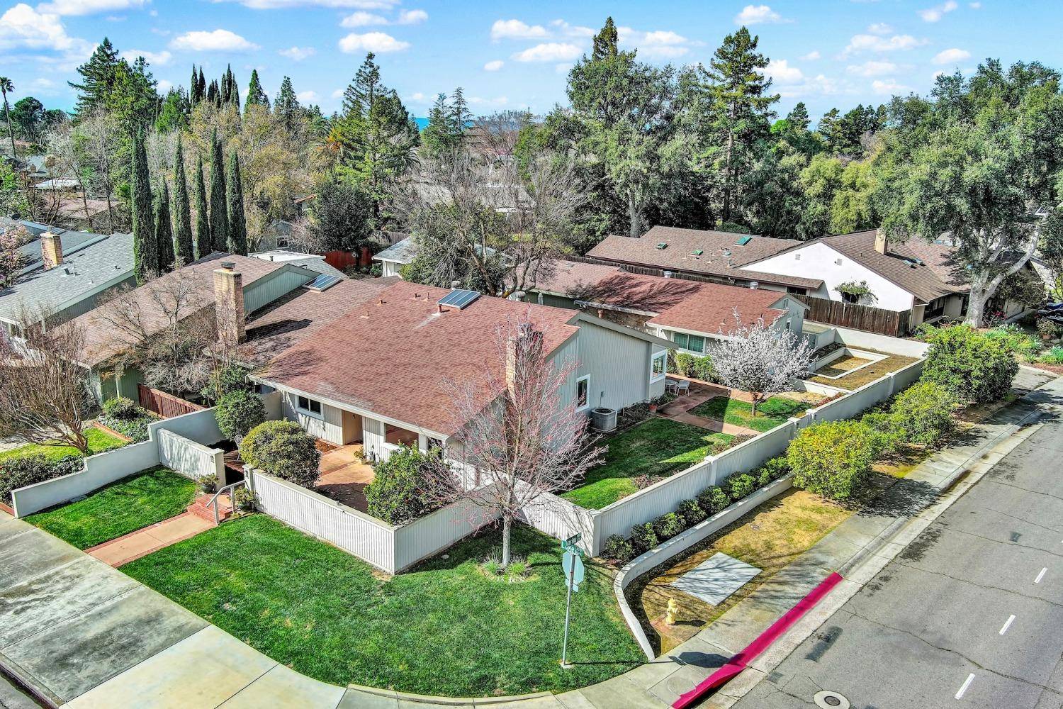Davis, CA 95616,1317 Lake BLVD