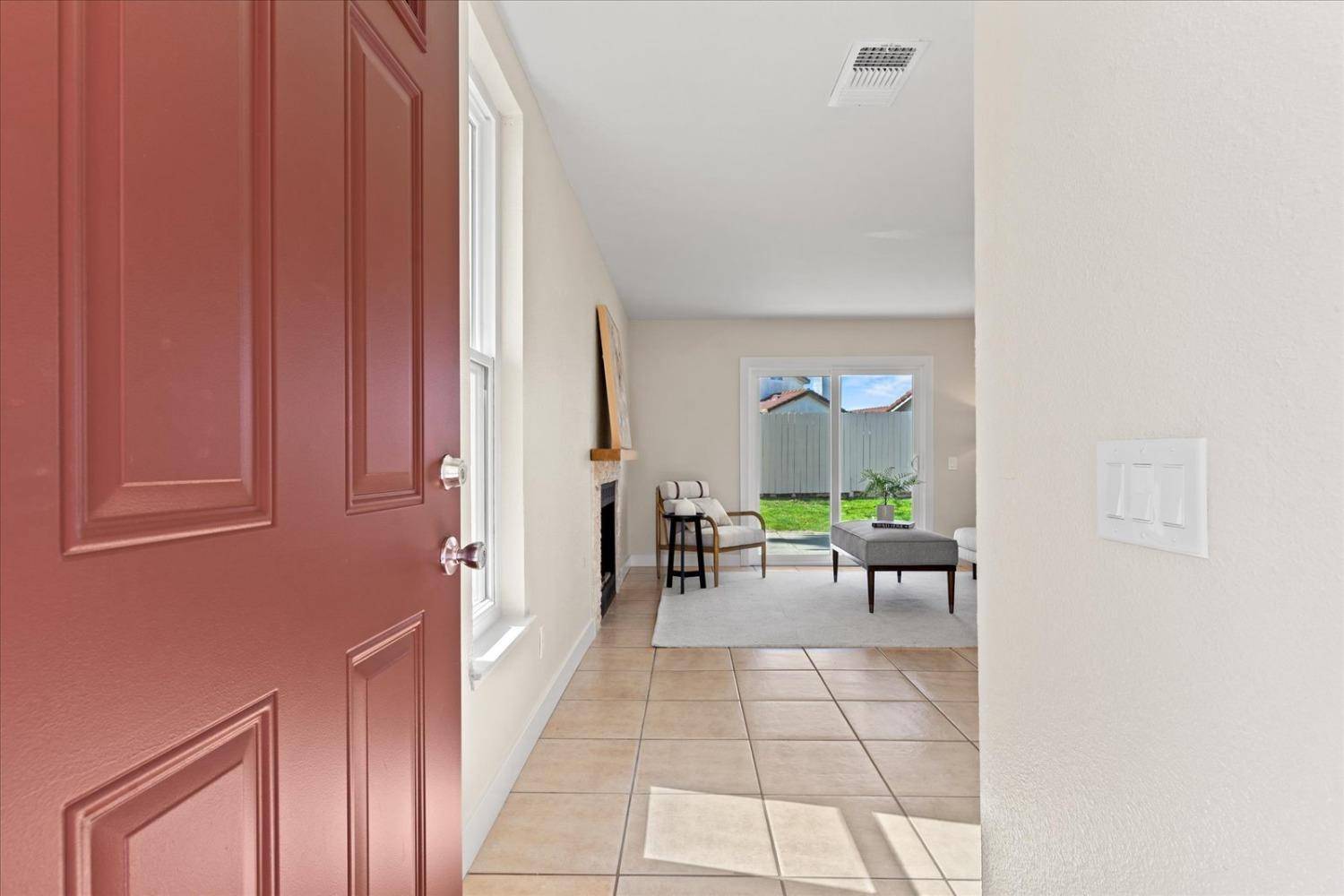 Sacramento, CA 95823,4940 Yvonne WAY