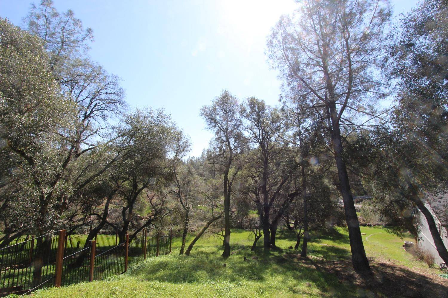 Auburn, CA 95602,23322 Lone Pine DR