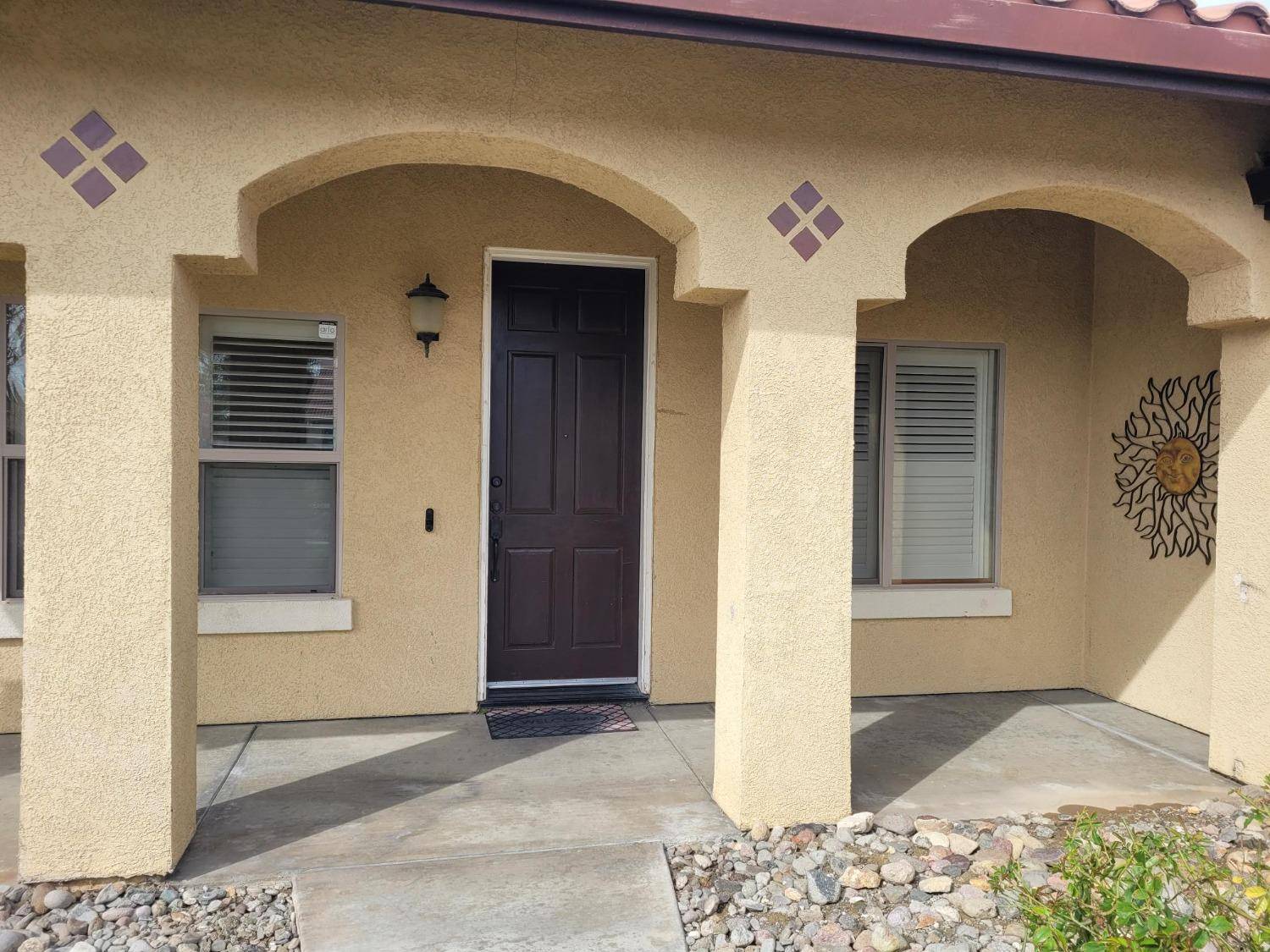 Los Banos, CA 93635,604 Vine St