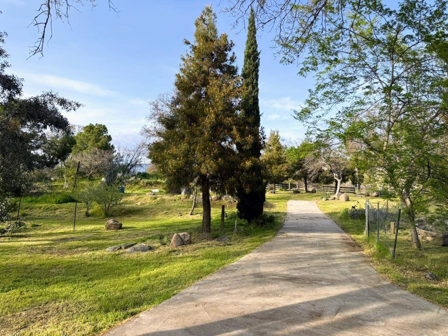 Squaw Valley, CA 93675,47409 Thunderhill LN