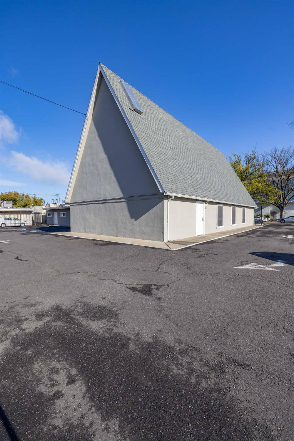 Sacramento, CA 95818,2416 Sloat WAY