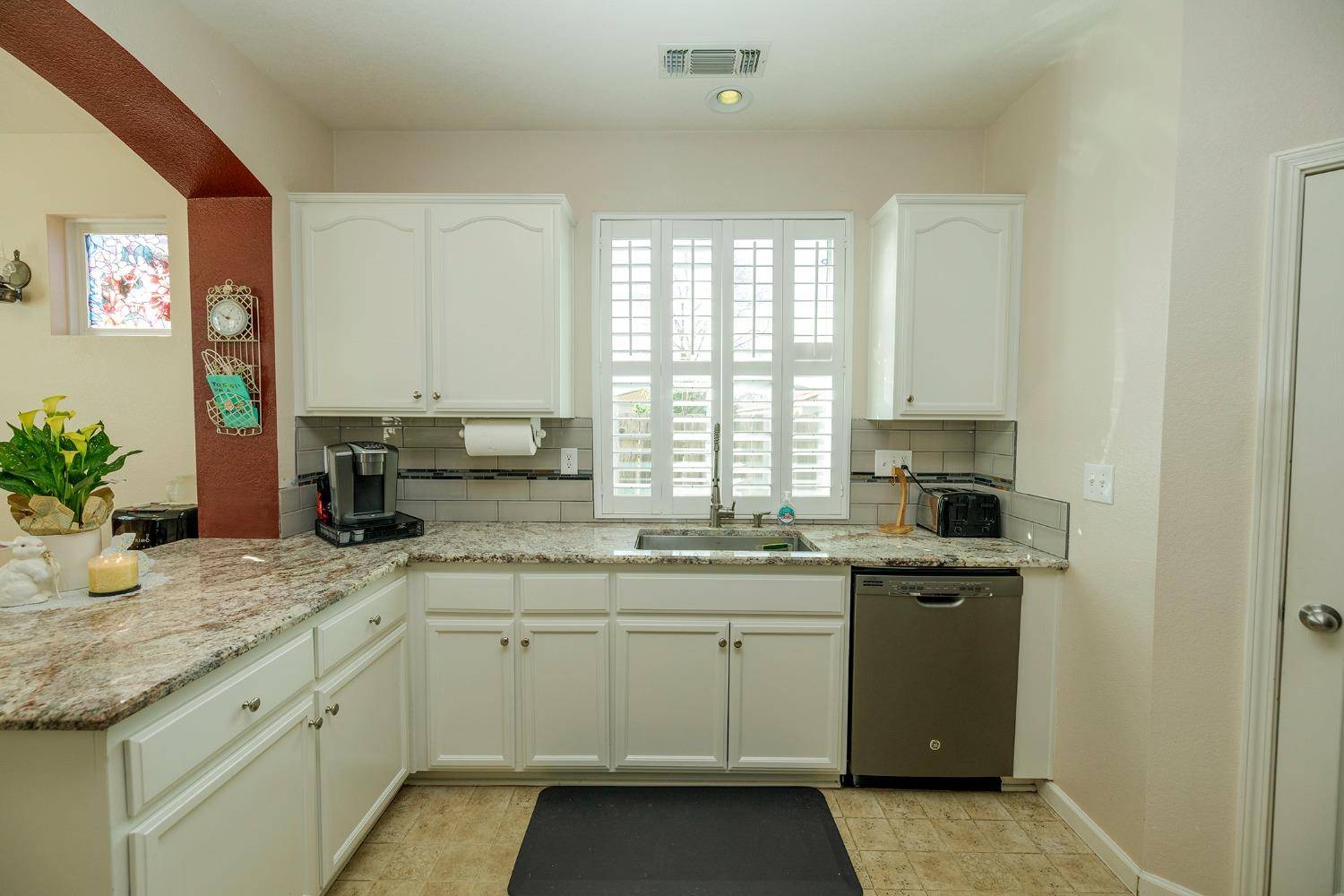 Ceres, CA 95307,1901 Liquid Amber LN