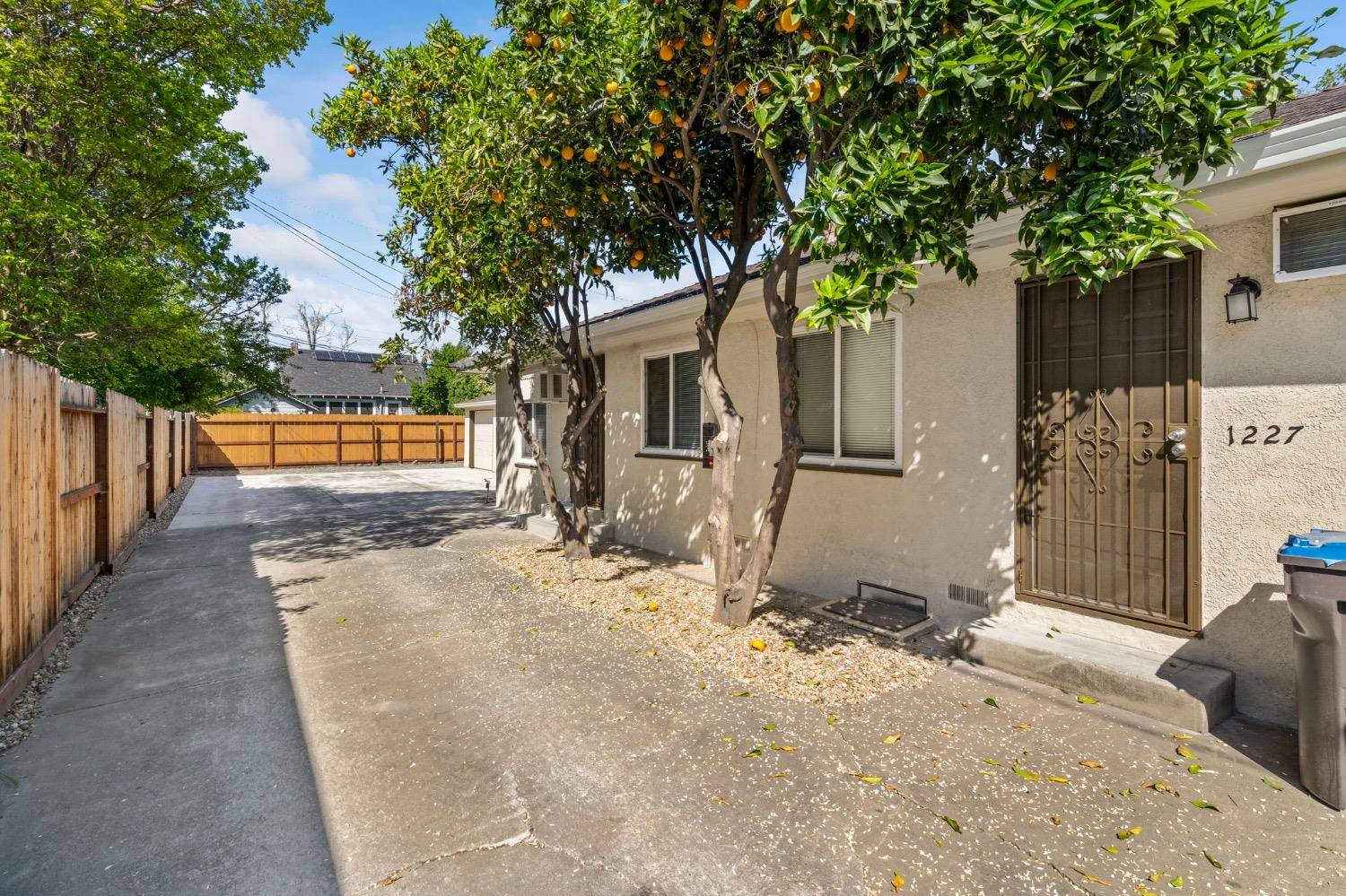Stockton, CA 95203,1229 N Lincoln ST