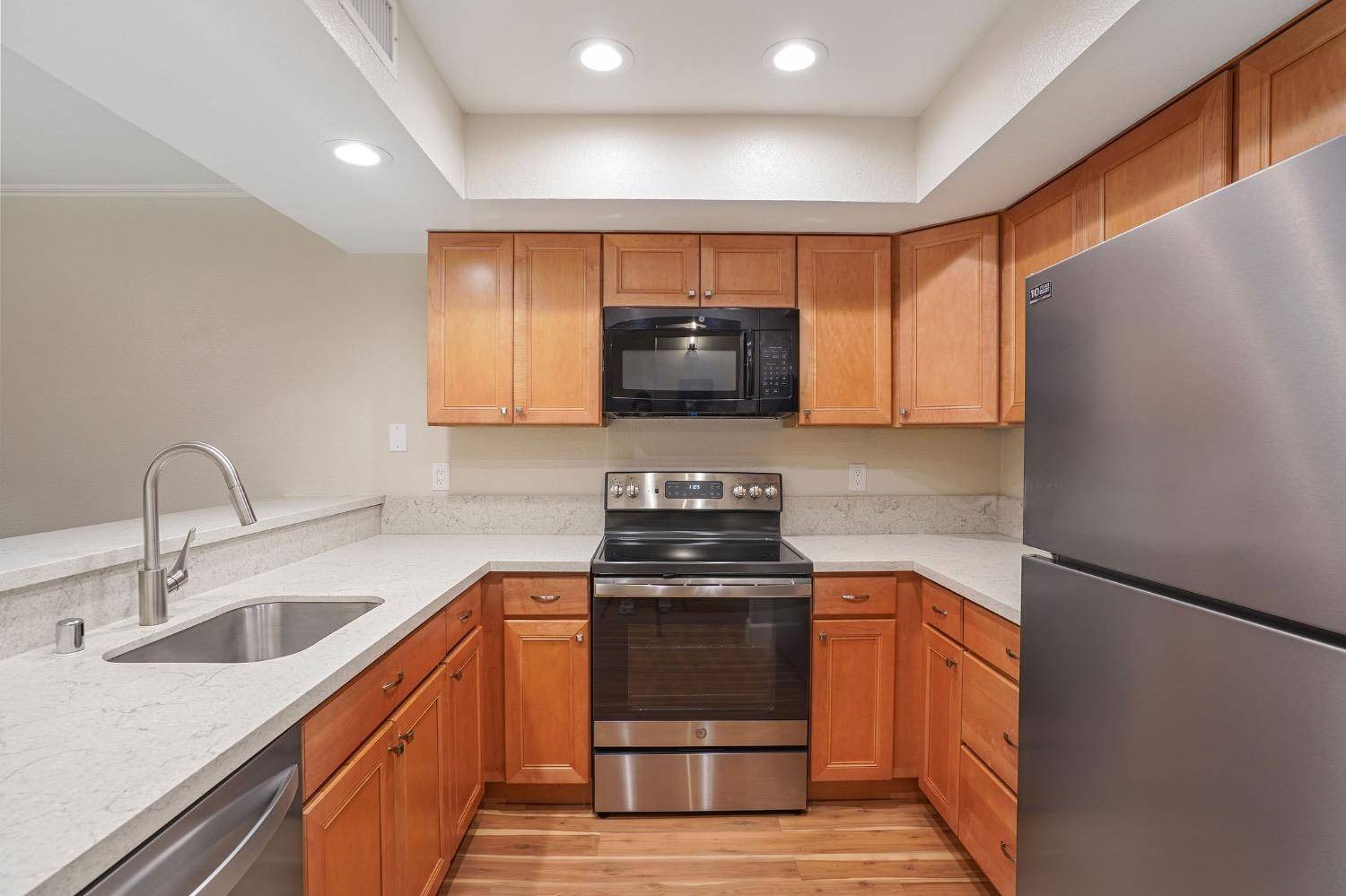 Orangevale, CA 95662,9221 Madison AVE