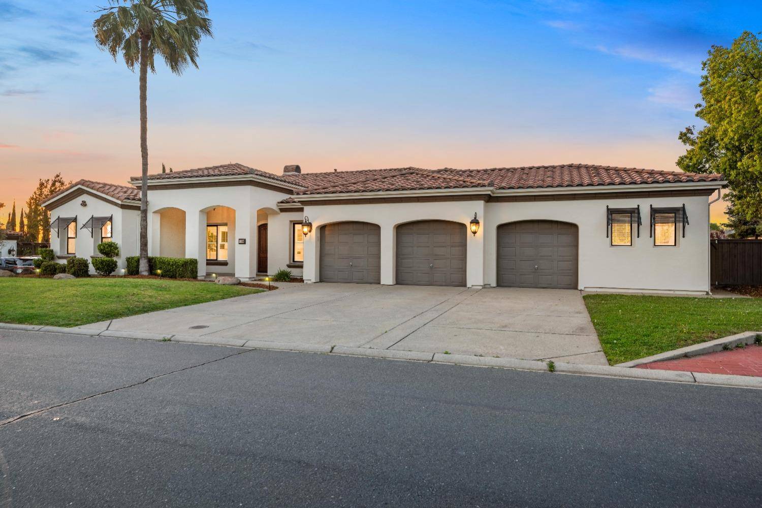 Roseville, CA 95747,4060 Kingsbarns DR