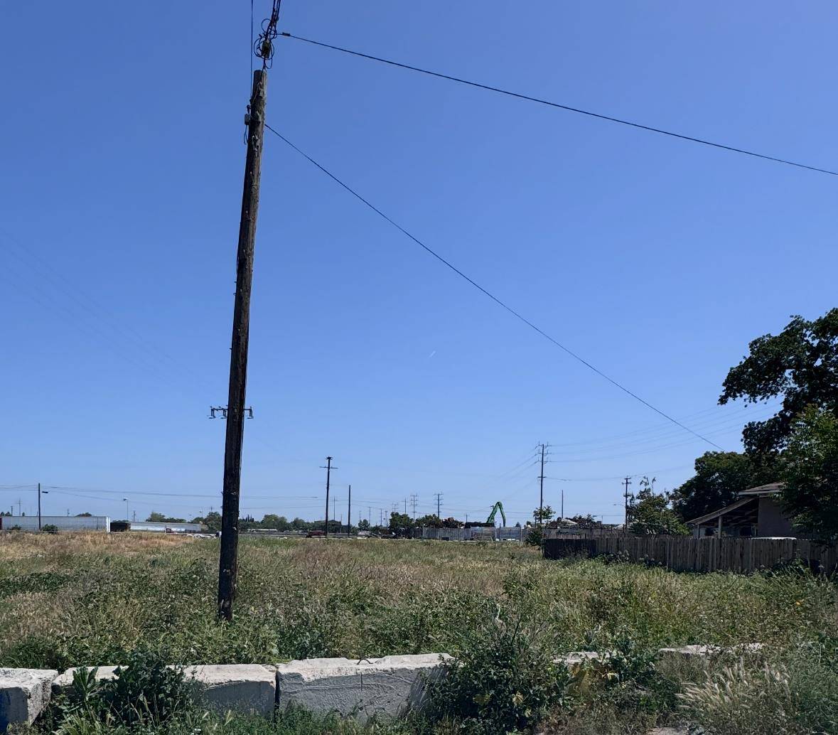 Stockton, CA 95206,904 S Grant ST