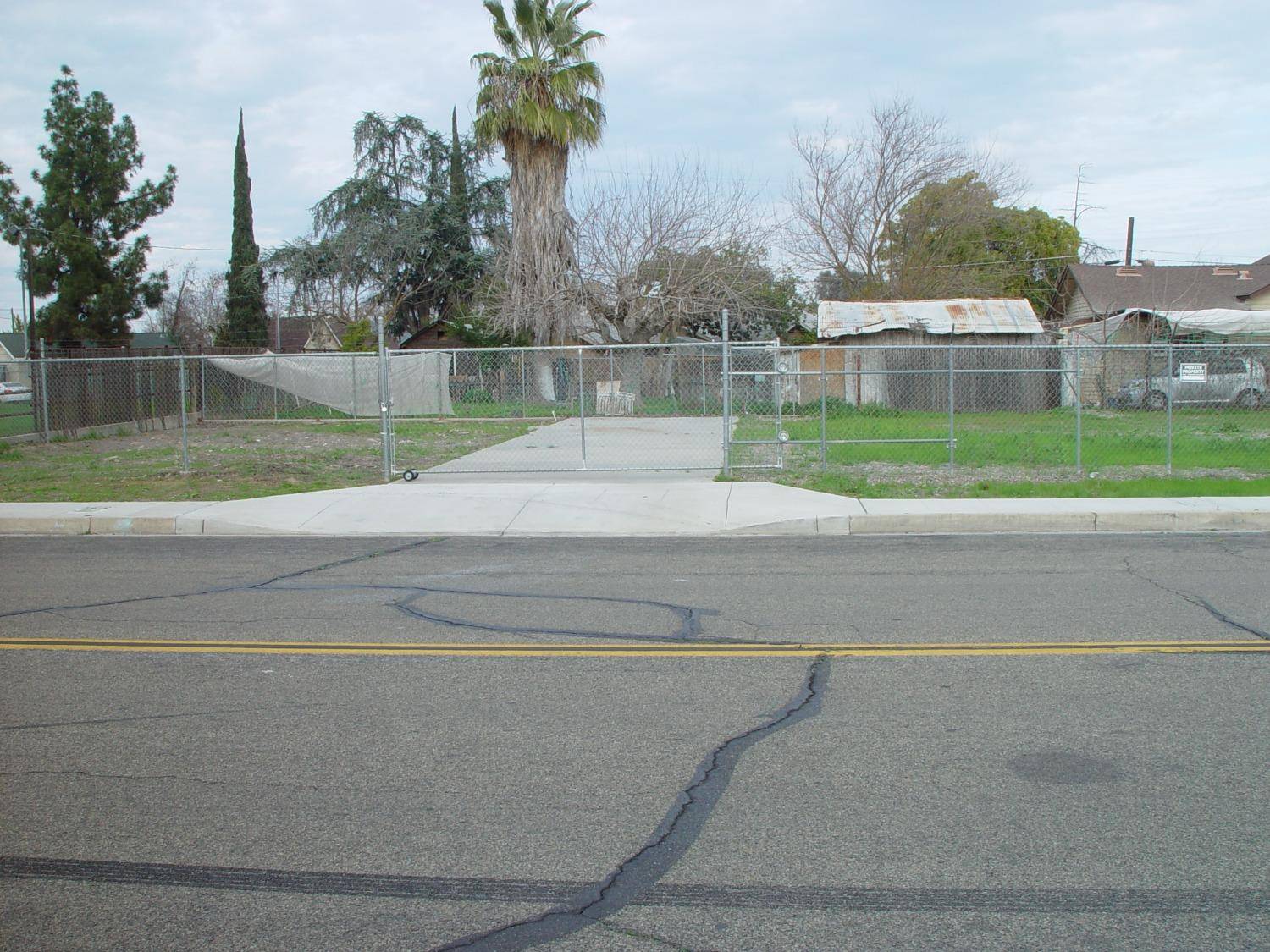 Madera, CA 93638,601 N E ST