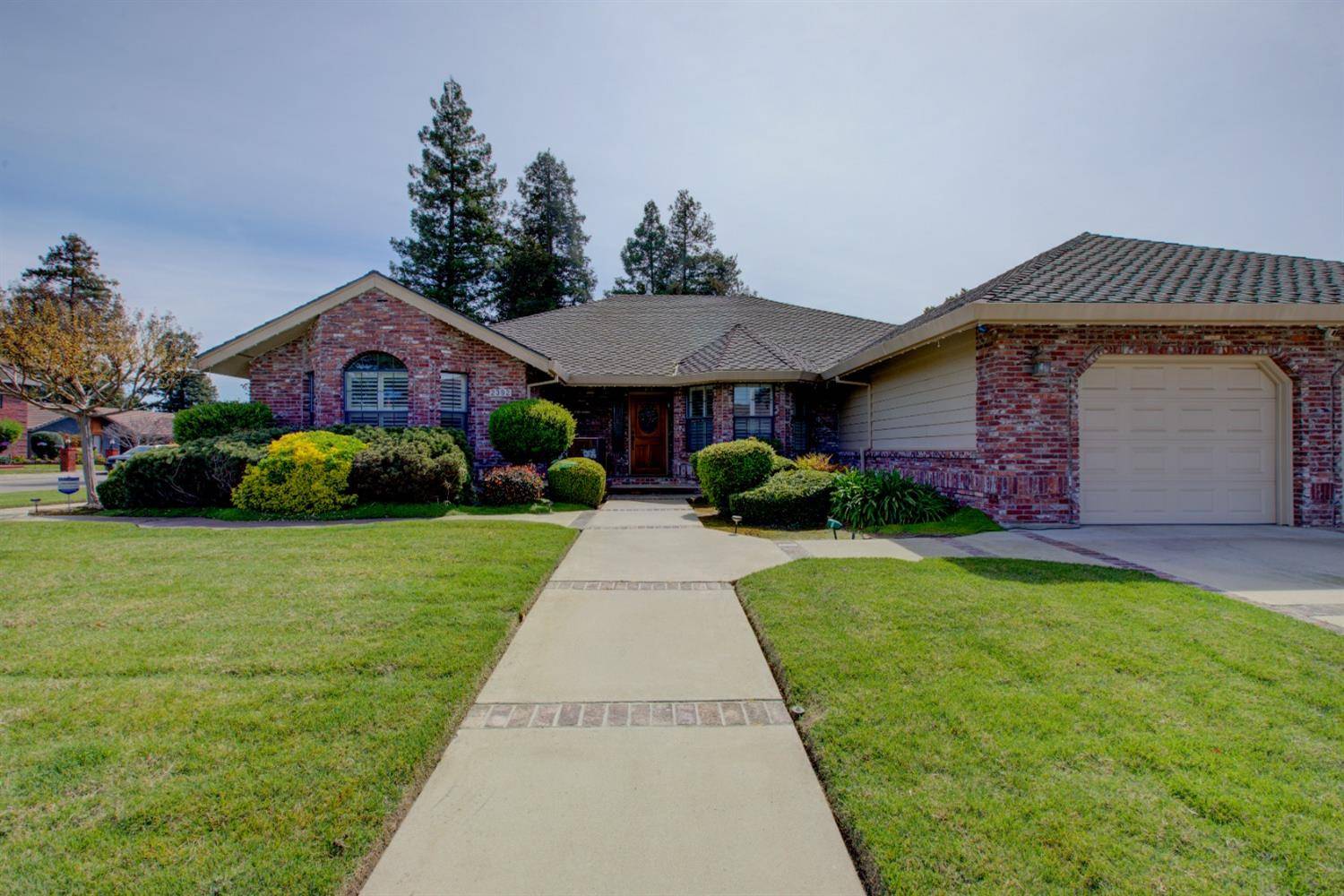 Turlock, CA 95382,2392 Roseborough CT