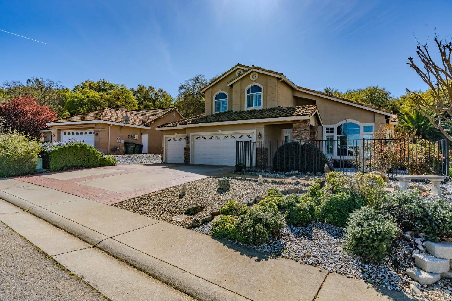 Ione, CA 95640,926 Oak View DR